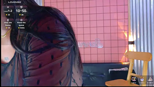 mensia hernandz online show from October 8, 1:20 pm