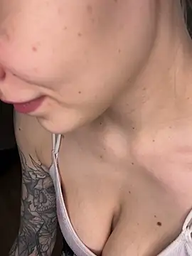  D Love  online show from December 26, 4:04 pm