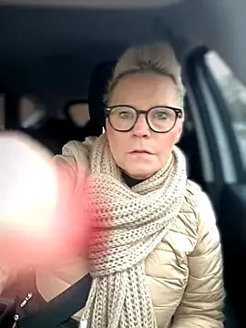 German Milf online show from December 4, 12:03 pm