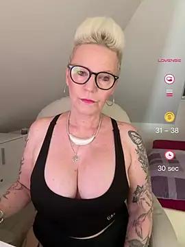 German Milf online show from June 7, 12:42 pm