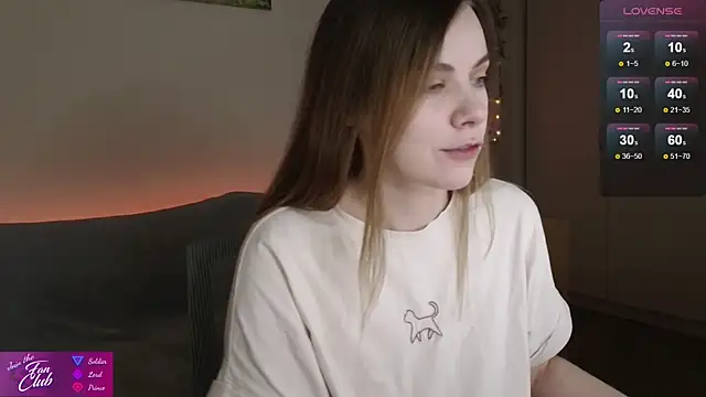 Snapshot of Ali_Cooper chatting on December 5, 9:39 am Ali Cooper online show from December 5, 9:39 am