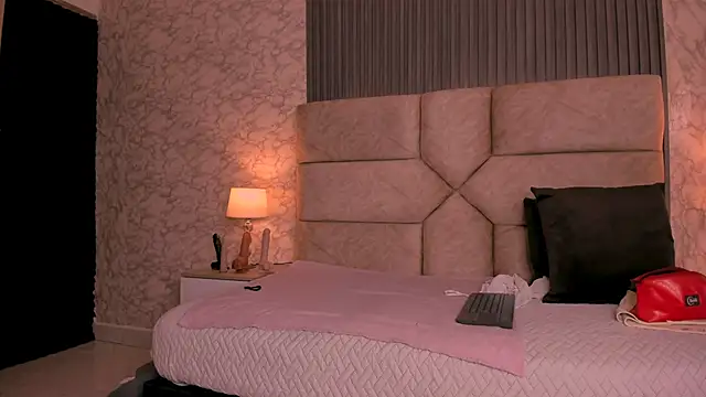 Snapshot of Cris__sweet chatting on February 21, 11:44 am Cris sweet online show from February 21, 11:44 am