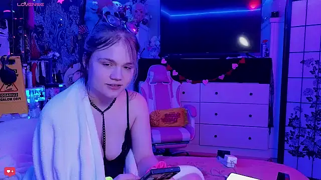 Cutiepiespanks online show from March 5, 5:29 am