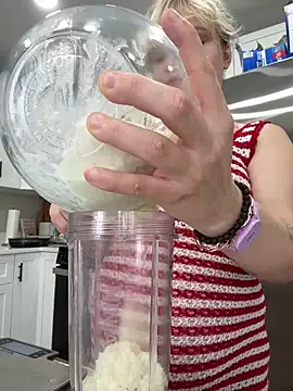 Cutiepiespanks online show from May 25, 9:43 pm