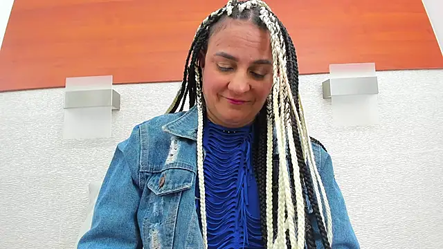 Snapshot of allice_green chatting on October 20, 2:45 am allice green online show from October 20, 2:45 am