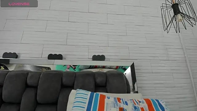 allice green online show from April 24, 1:19 am