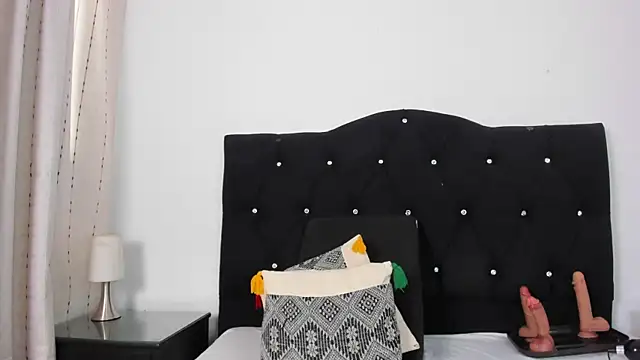 Keira Lennox online show from November 23, 1:00 pm