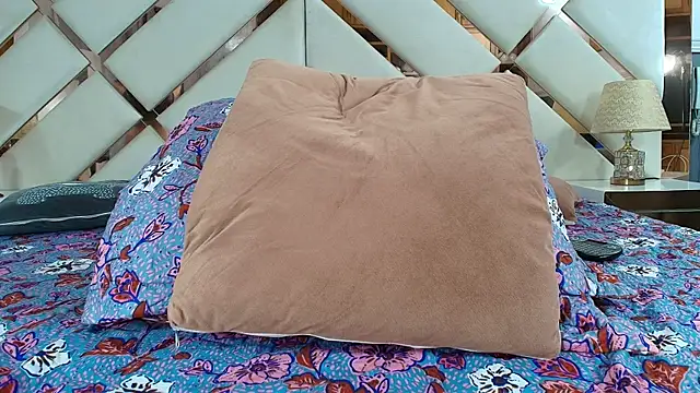 NaughtyAnaa online show from March 6, 6:41 am