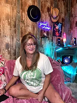 cowgirlc online show from November 6, 2:45 am