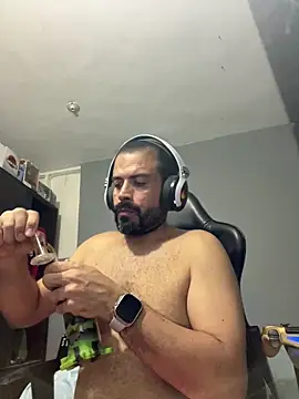 Snapshot of JayJayRod chatting on October 28, 3:54 am JayJayRod online show from October 28, 3:54 am