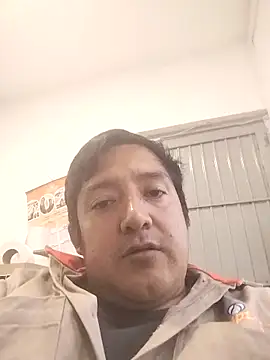 Snapshot of sagrado_1989 chatting on March 1, 12:23 am sagrado 1989 online show from March 1, 12:23 am