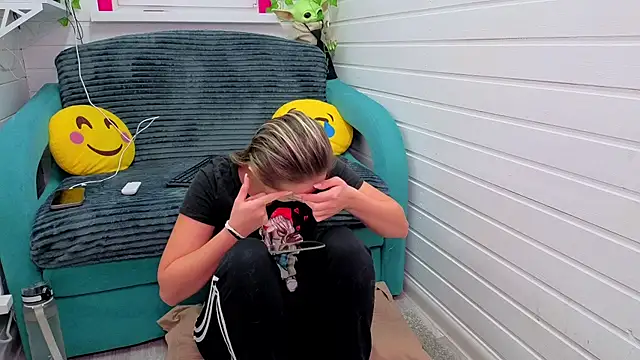 Misss Vikk online show from November 21, 6:56 am