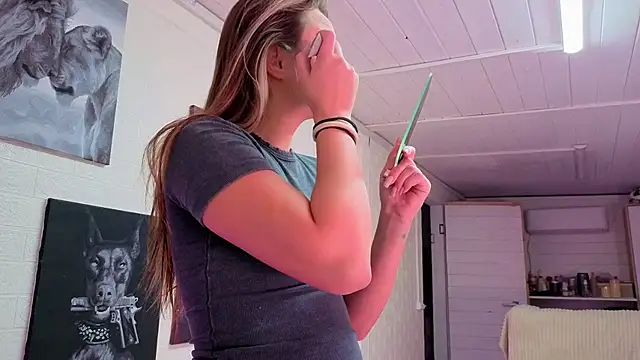 Misss Vikk online show from December 5, 6:22 am