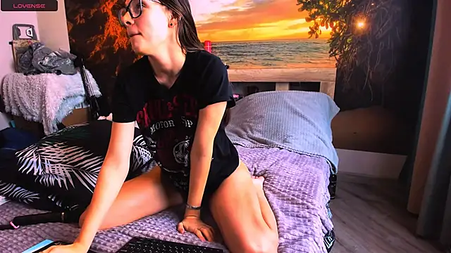 MollyLollipop online show from February 5, 6:35 am