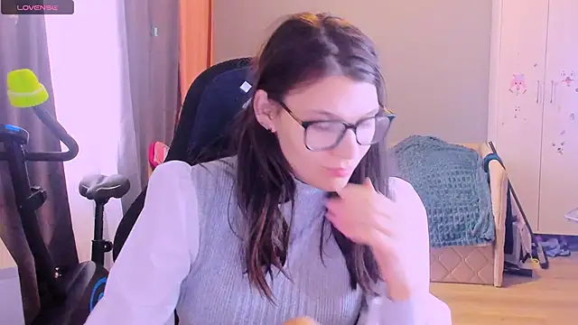 MollyLollipop online show from April 6, 2:53 am