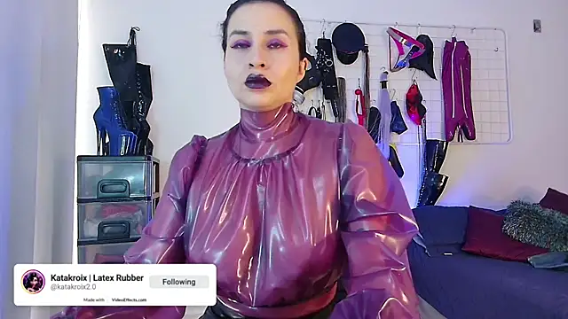Snapshot of mylatexpleasure chatting on November 8, 8:07 pm mylatexpleasure online show from November 8, 8:07 pm