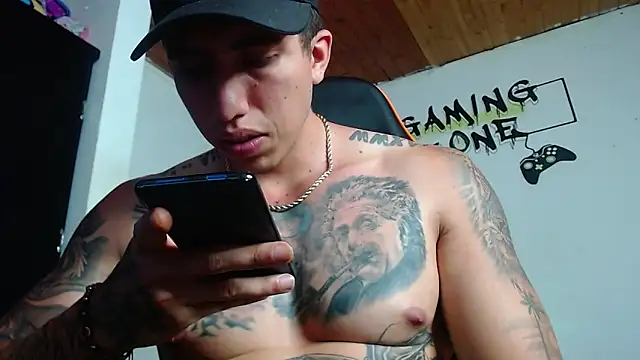 Adam Hudsond online show from March 4, 10:05 pm