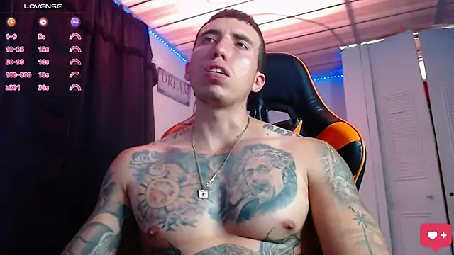 Adam Hudsond online show from November 1, 4:31 pm