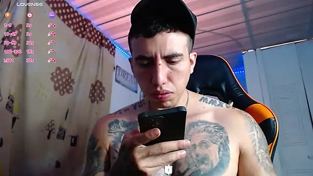 Adam Hudsond online show from November 23, 2:39 pm