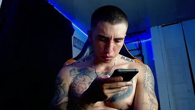 Snapshot of Adam_Hudsond chatting on July 8, 2:27 am Adam Hudsond online show from July 8, 2:27 am