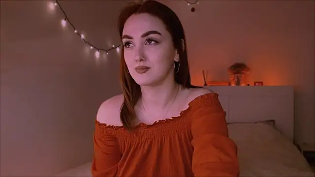LilyFarey online show from March 7, 6:33 pm