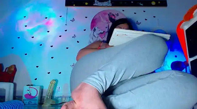 oliviarodriguez2u online show from December 15, 1:57 am