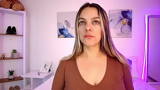 Isabella Harley online show from June 5, 1:17 pm