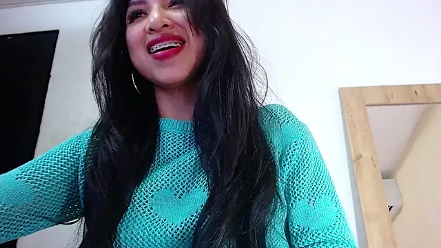 Snapshot of Sweet_baby_hellen chatting on December 19, 10:02 am Sweet baby hellen online show from December 19, 10:02 am