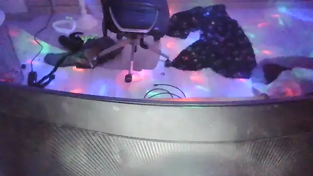 Snapshot of slankecrosdresser chatting on March 2, 5:08 am slankecrosdresser online show from March 2, 5:08 am