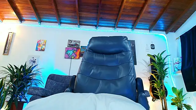 RyanCarter  online show from September 28, 3:50 pm