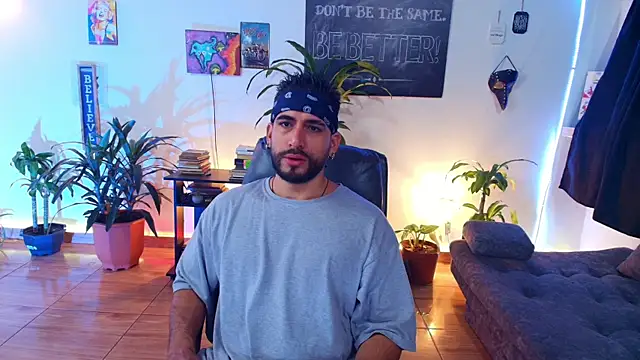 RyanCarter  online show from April 22, 1:34 pm