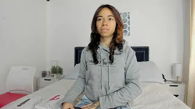 ZulyMichels online show from February 19, 12:44 pm