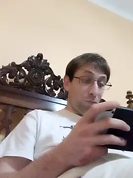 Snapshot of White_rabbit_ chatting on December 7, 9:55 pm White rabbit  online show from December 7, 9:55 pm