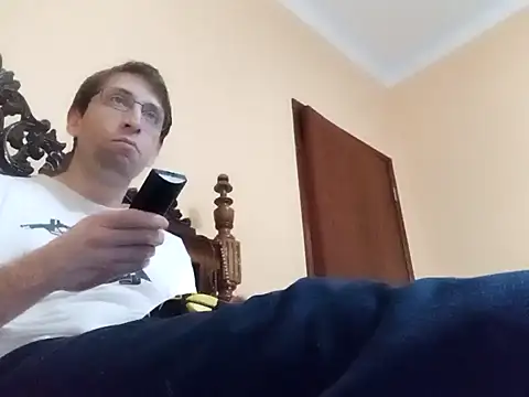 Snapshot of White_rabbit_ chatting on December 16, 3:22 pm White rabbit  online show from December 16, 3:22 pm