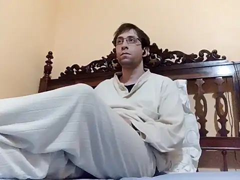 Snapshot of White_rabbit_ chatting on January 11, 12:33 am White rabbit  online show from January 11, 12:33 am