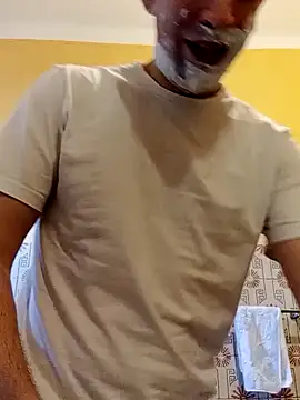 Snapshot of White_rabbit_ chatting on January 25, 10:40 am White rabbit  online show from January 25, 10:40 am