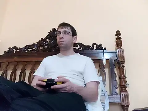 Snapshot of White_rabbit_ chatting on February 7, 2:58 pm White rabbit  online show from February 7, 2:58 pm