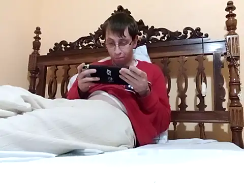 Snapshot of White_rabbit_ chatting on March 8, 11:39 pm White rabbit  online show from March 8, 11:39 pm