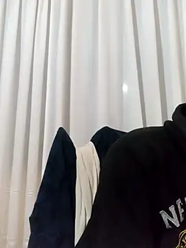 Snapshot of White_rabbit_ chatting on March 13, 7:17 pm White rabbit  online show from March 13, 7:17 pm