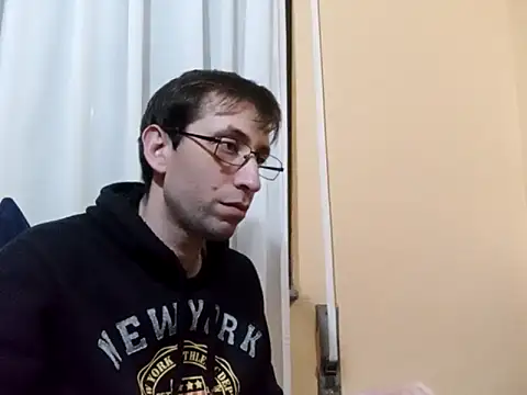 Snapshot of White_rabbit_ chatting on March 13, 10:21 pm White rabbit  online show from March 13, 10:21 pm