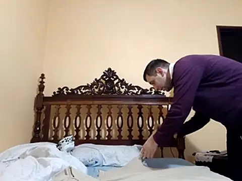 Snapshot of White_rabbit_ chatting on November 13, 10:36 am White rabbit online show from November 13, 10:36 am