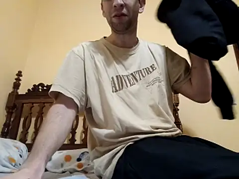 Snapshot of White_rabbit_ chatting on December 17, 9:21 pm White rabbit online show from December 17, 9:21 pm