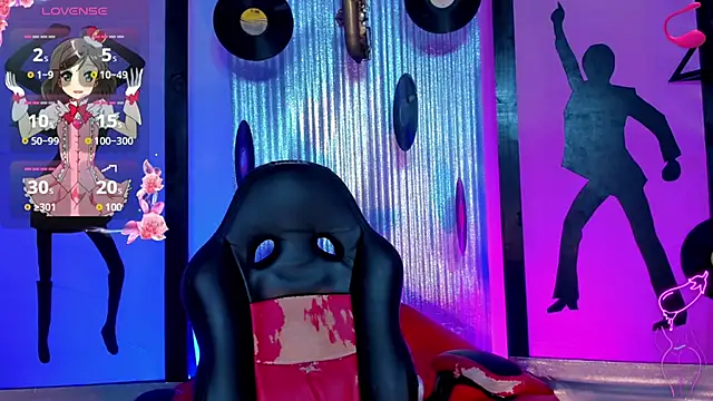 nickyminach  online show from May 28, 7:44 pm