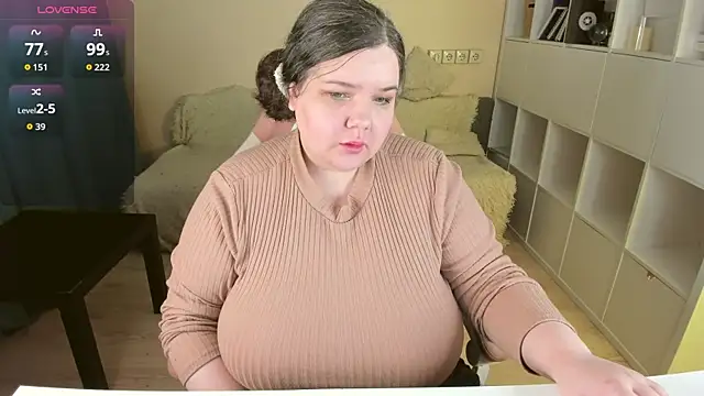 Snapshot of PlumPie chatting on September 9, 5:23 pm PlumPie online show from September 9, 5:23 pm