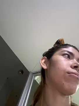 Snapshot of Girl_Cherry chatting on January 30, 11:01 am Girl Cherry online show from January 30, 11:01 am