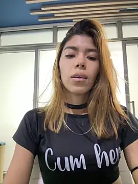 Snapshot of Girl_Cherry chatting on February 4, 10:54 am Girl Cherry online show from February 4, 10:54 am