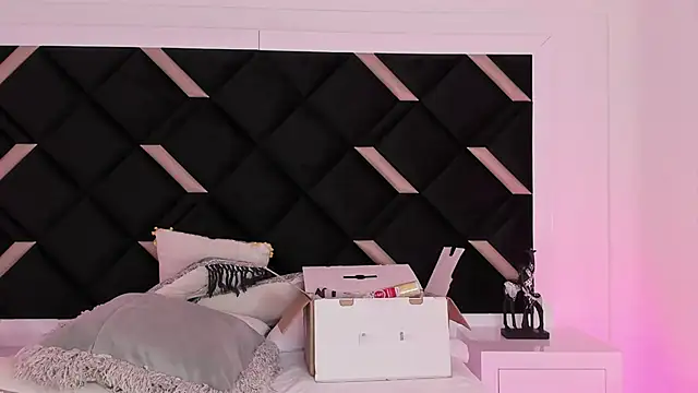 Snapshot of Girl_Cherry chatting on March 9, 6:00 pm Girl Cherry online show from March 9, 6:00 pm