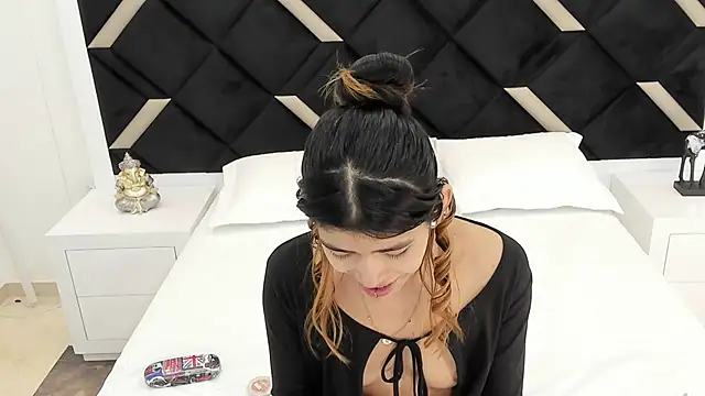 Snapshot of Girl_Cherry chatting on September 22, 11:34 am Girl Cherry online show from September 22, 11:34 am