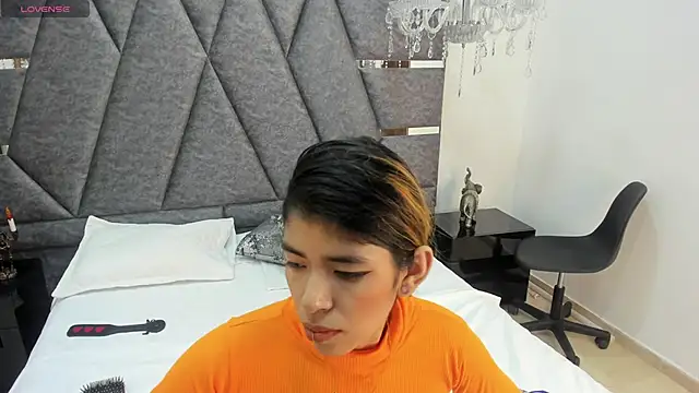 Snapshot of Girl_Cherry chatting on October 7, 11:29 am Girl Cherry online show from October 7, 11:29 am