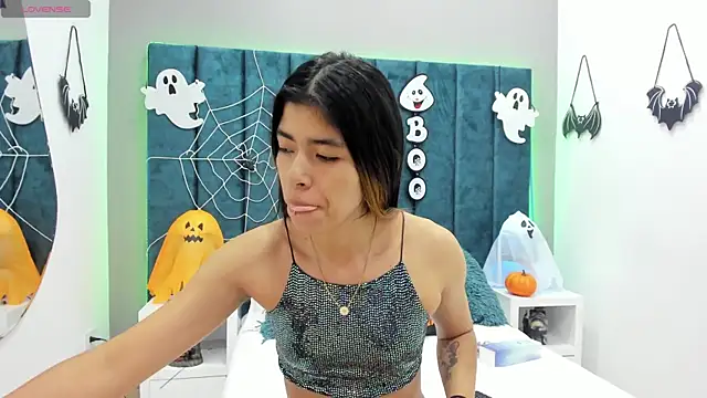 Snapshot of Girl_Cherry chatting on October 12, 11:31 am Girl Cherry online show from October 12, 11:31 am